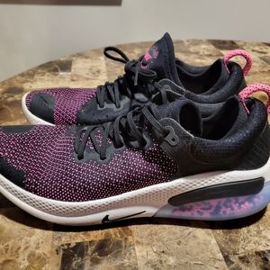 Nike Joyride Run size 11 used good condition men pink